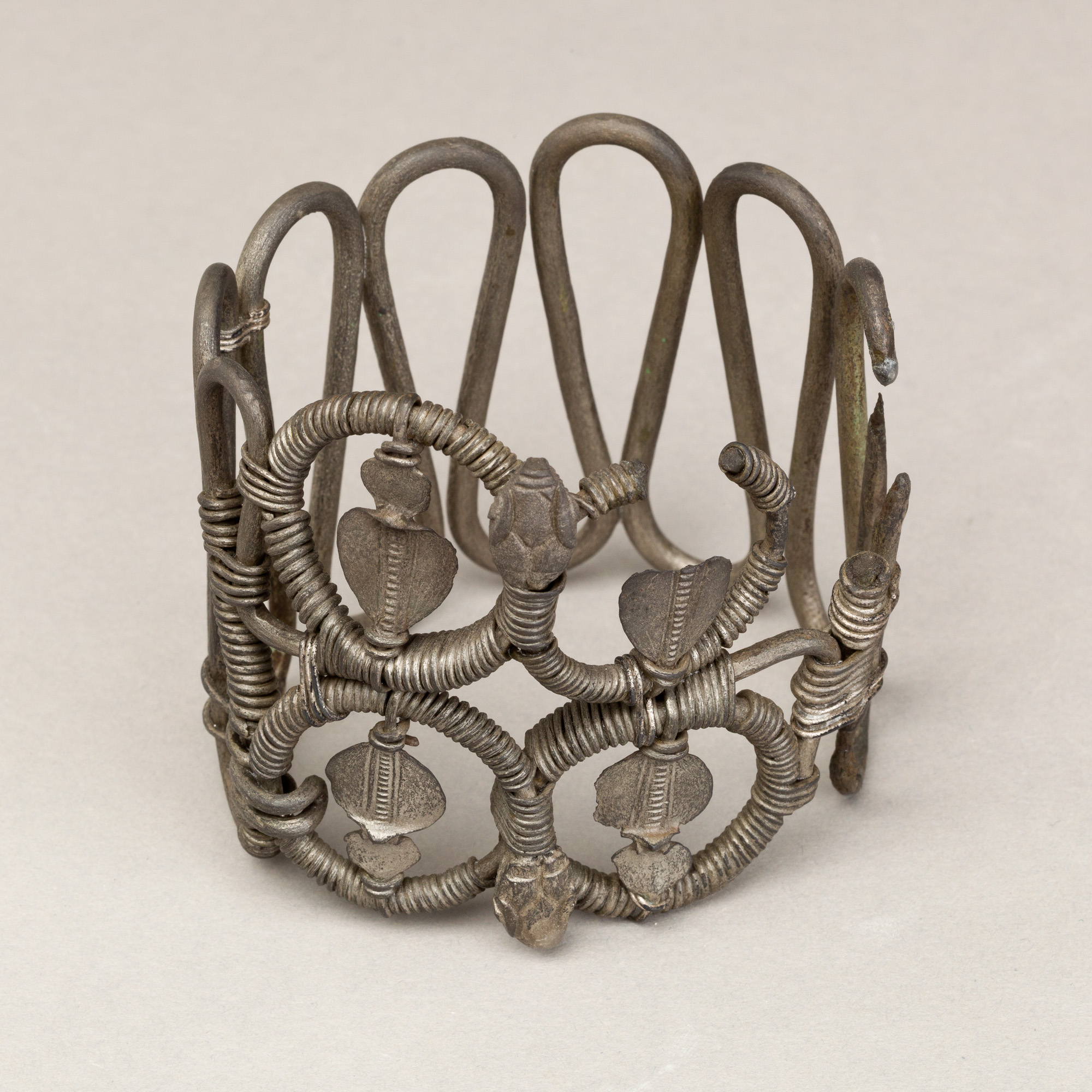 Bracelet or armlet with uraei
