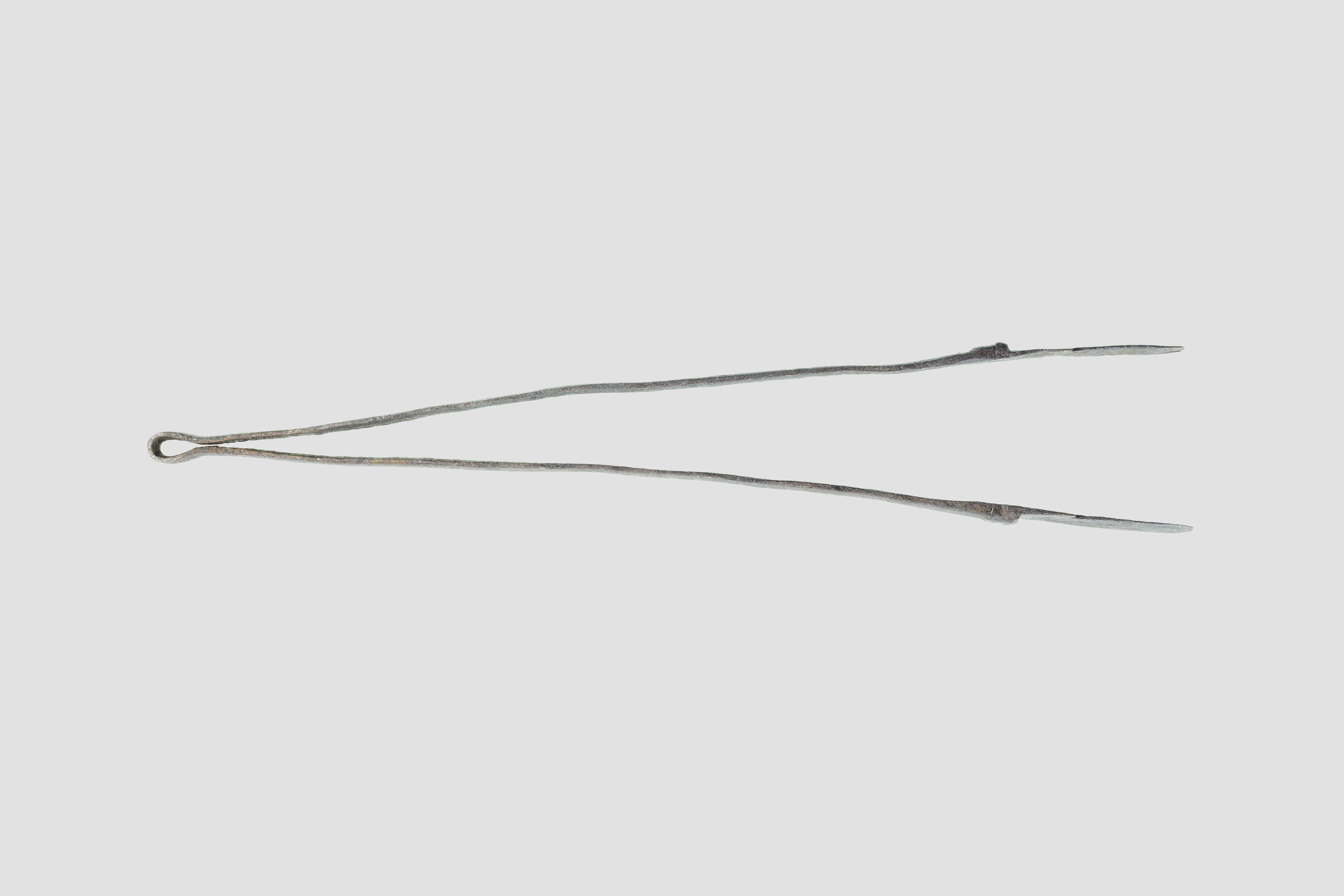 Tweezers ending in hands
