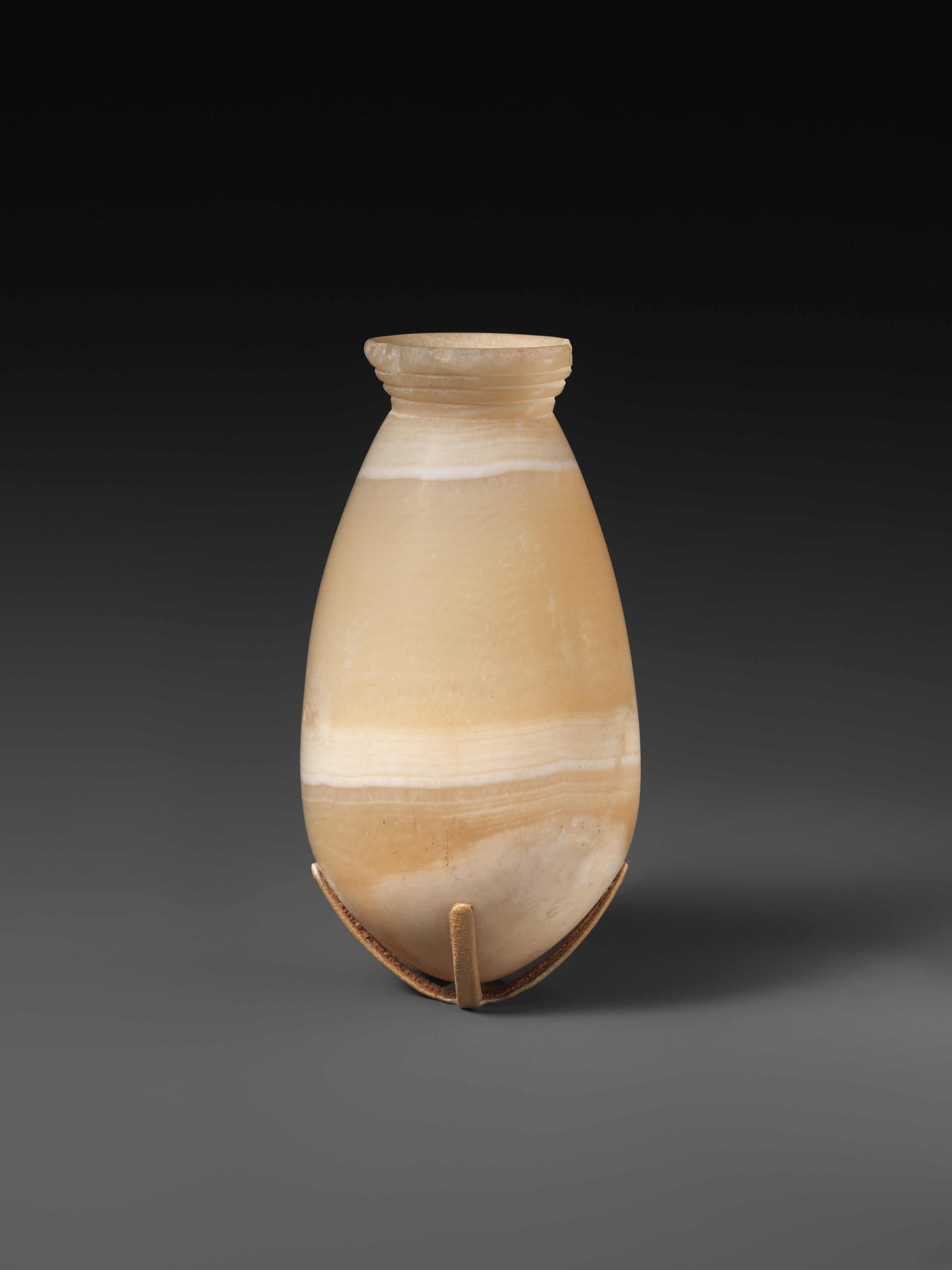 Bag-shaped jar with ridged neck
