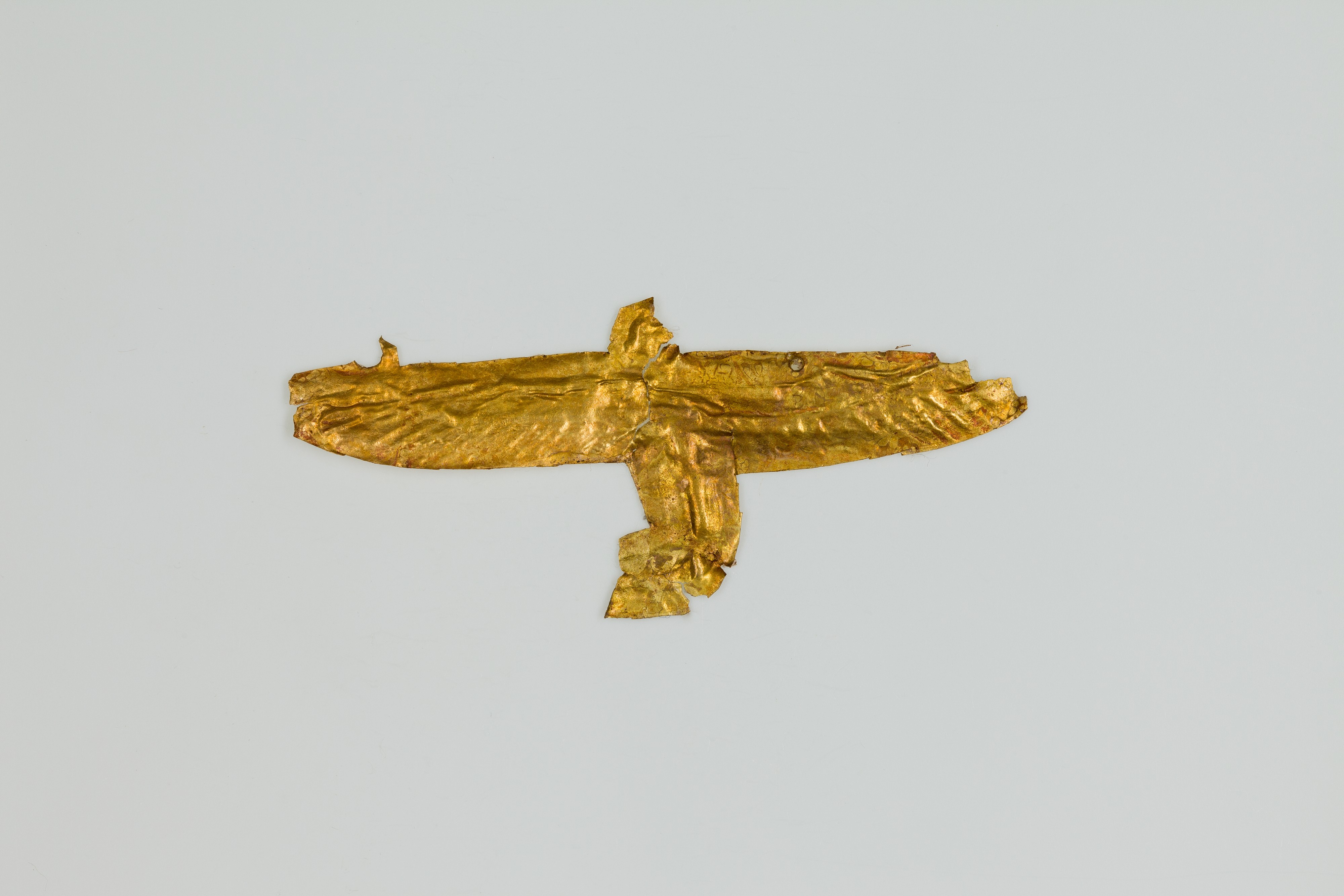 Winged uraeus amulet