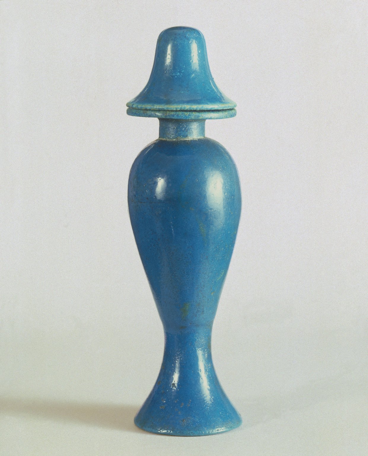 Hes-Vase with Cover