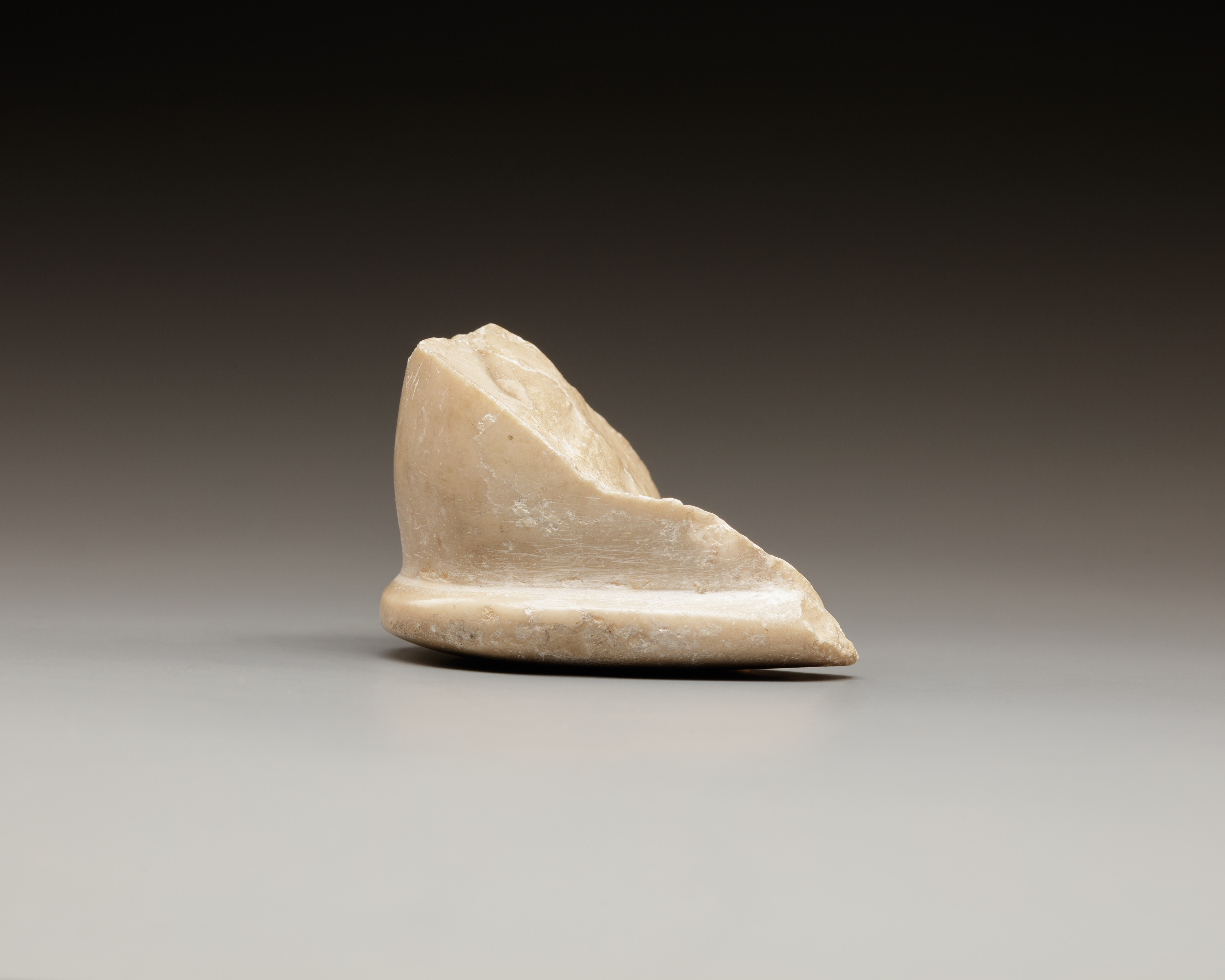 Heel in sandal, of Akhenaten or Nefertiti prostrate?